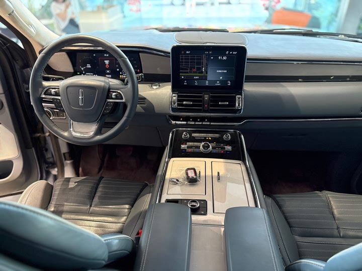 Фото 21 - Lincoln Navigator