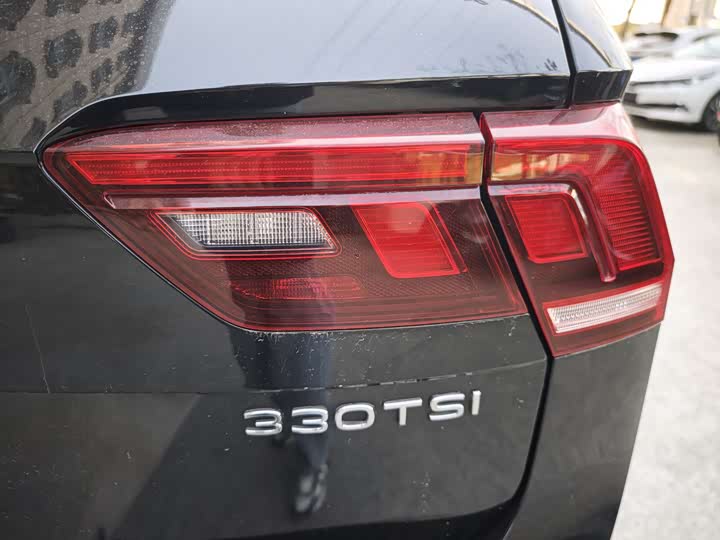 Фото 16 - Volkswagen Tiguan L Pro