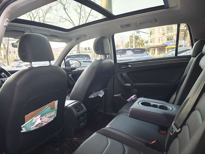 Фото 28 - Volkswagen Tiguan L Pro