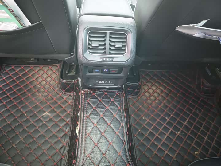 Фото 29 - Volkswagen Tiguan L Pro