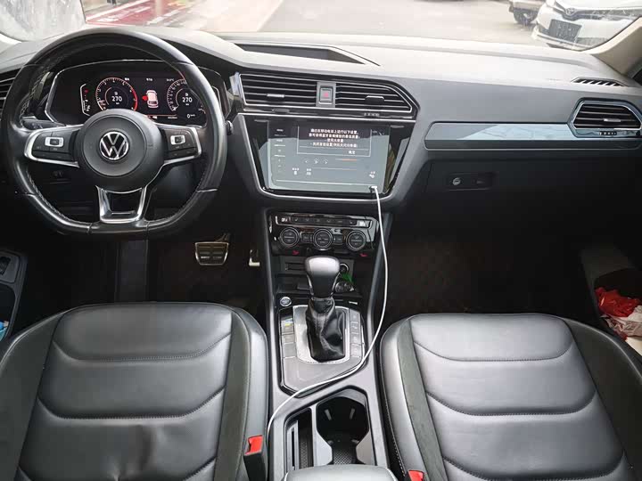 Фото 30 - Volkswagen Tiguan L Pro