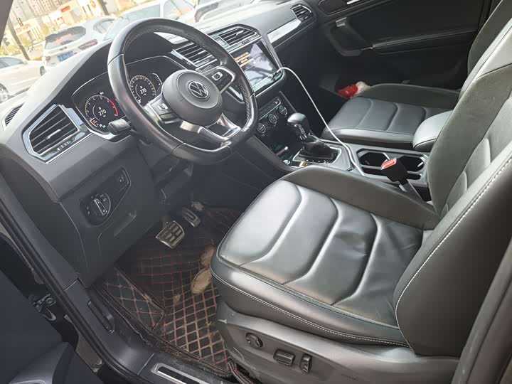 Фото 7 - Volkswagen Tiguan L Pro