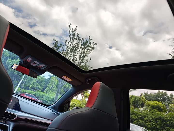 Фото 11 - Changan UNI-T