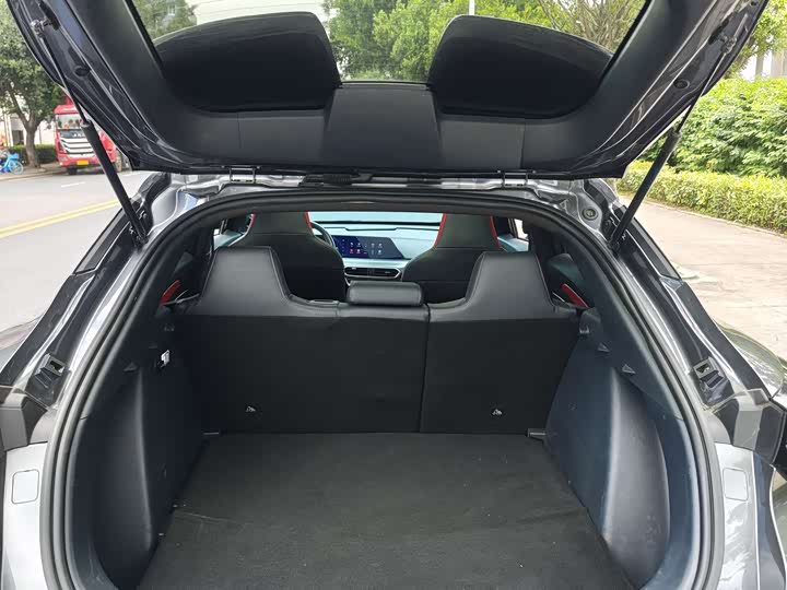 Фото 16 - Changan UNI-T