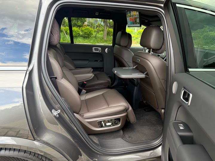 Фото 14 - LiXiang L9