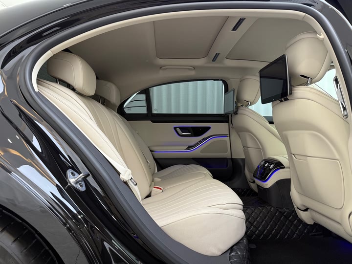 Фото 10 - Mercedes-Benz S-Class