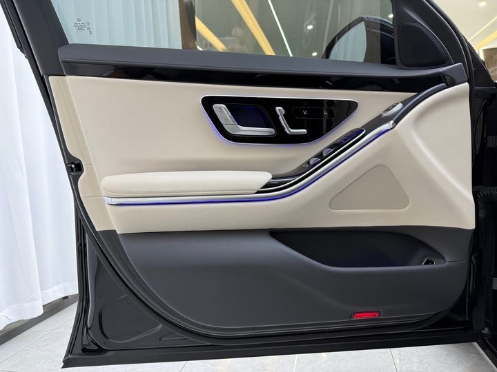 Фото 4 - Mercedes-Benz S-Class