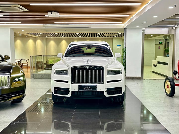 Фото 2 - Rolls-Royce Cullinan