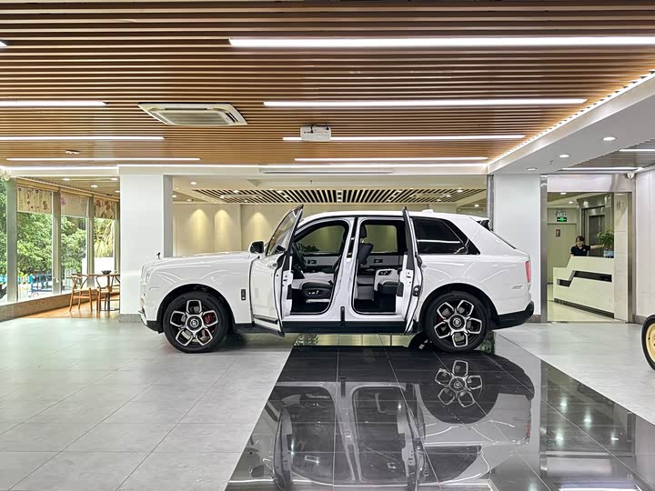 Фото 5 - Rolls-Royce Cullinan