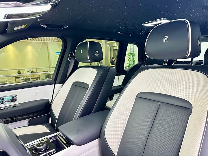 Фото 7 - Rolls-Royce Cullinan