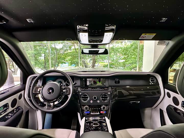 Фото 8 - Rolls-Royce Cullinan