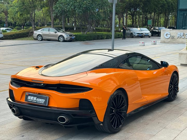 Фото 17 - McLaren GT