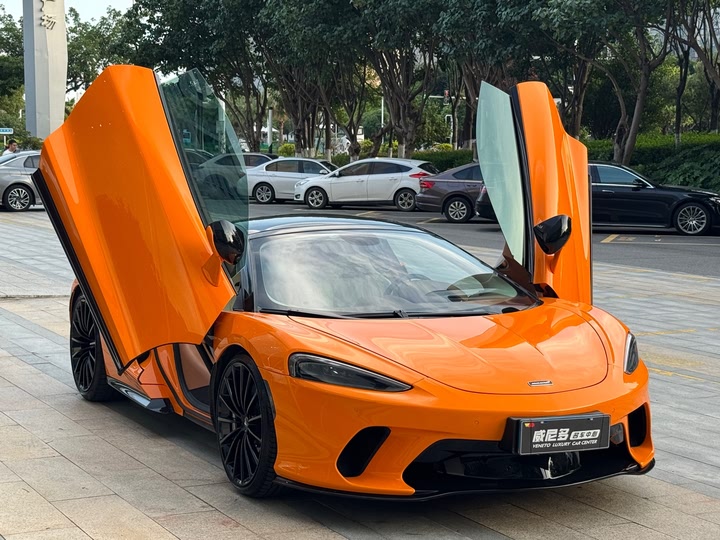 Фото 3 - McLaren GT