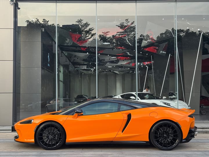 Фото 7 - McLaren GT