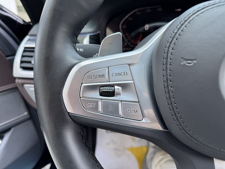 Фото 22 - BMW 7 Series