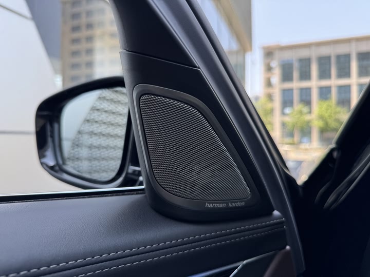 Фото 24 - BMW 7 Series