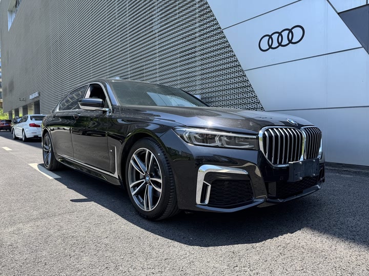 Фото 3 - BMW 7 Series