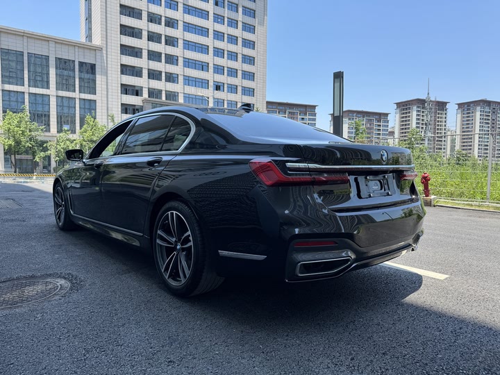 Фото 6 - BMW 7 Series