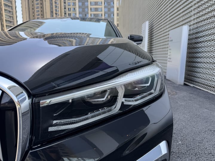 Фото 8 - BMW 7 Series