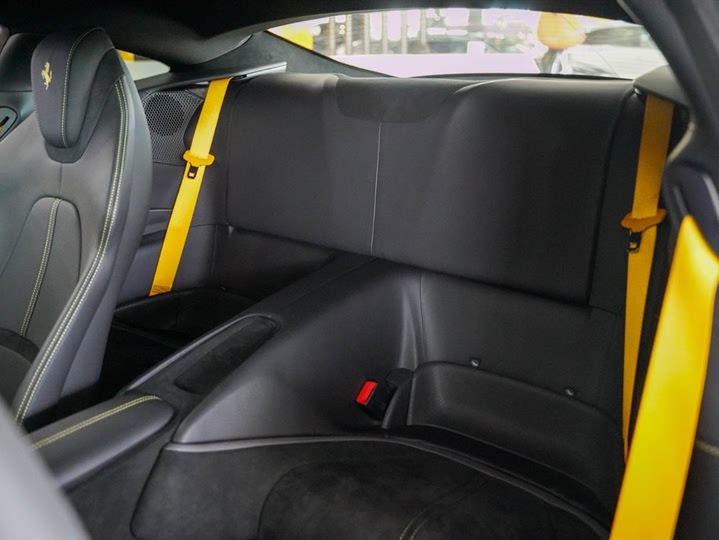 Фото 16 - Ferrari Roma