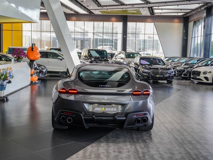 Фото 21 - Ferrari Roma