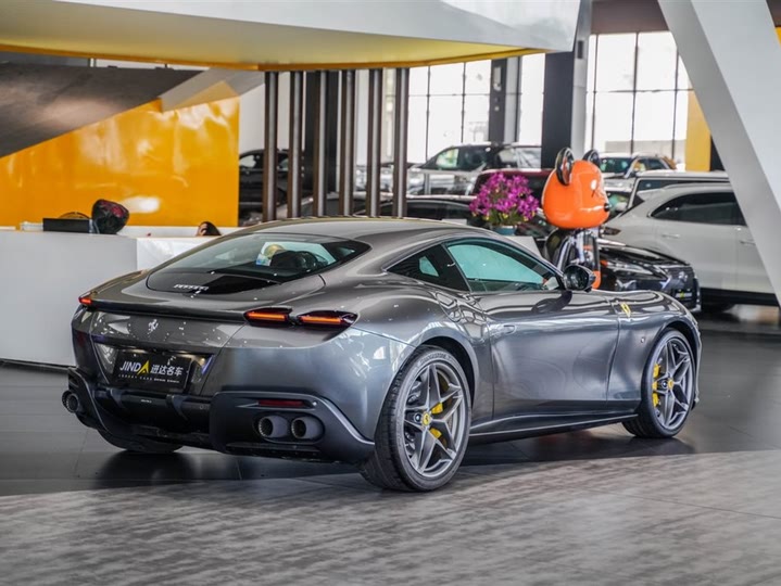 Фото 22 - Ferrari Roma