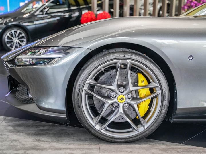 Фото 5 - Ferrari Roma