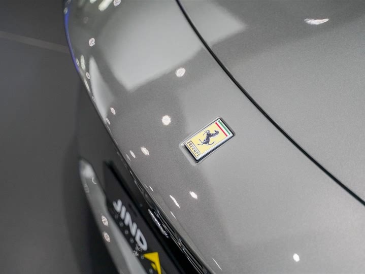 Фото 6 - Ferrari Roma