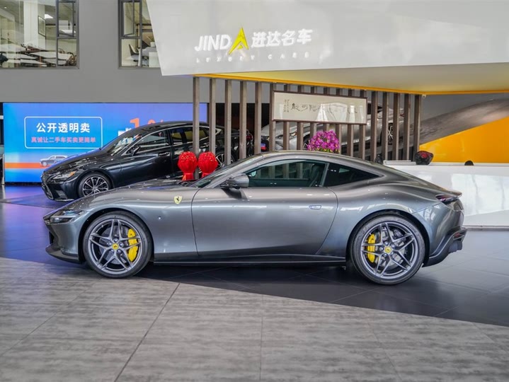 Фото 7 - Ferrari Roma