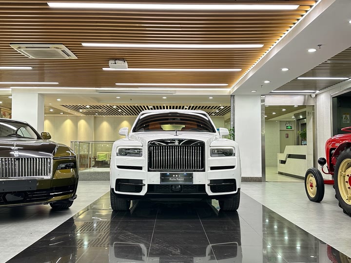 Фото 2 - Rolls-Royce Cullinan