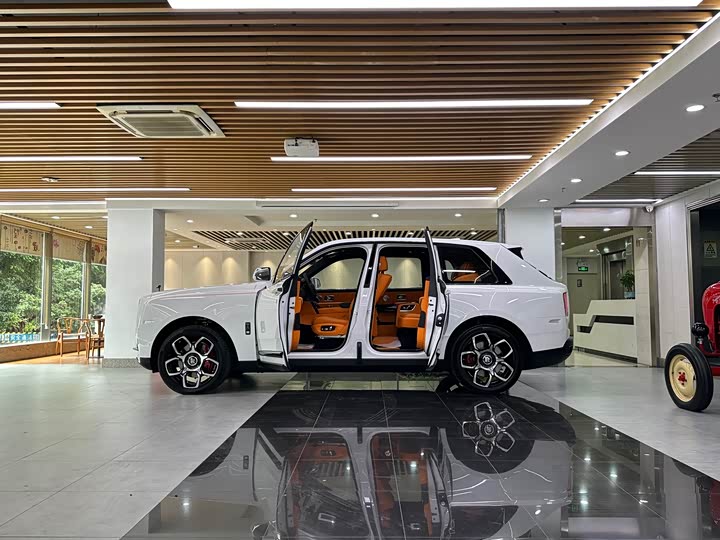 Фото 5 - Rolls-Royce Cullinan