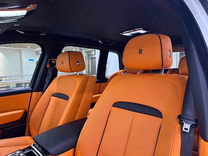 Фото 7 - Rolls-Royce Cullinan