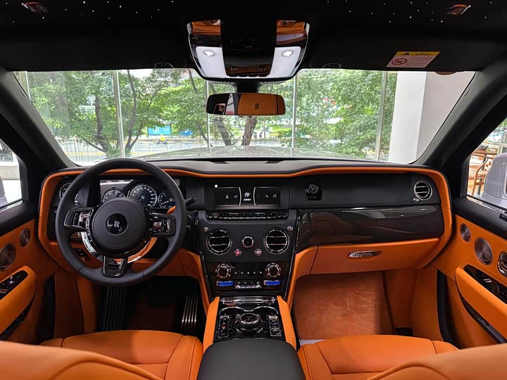 Фото 9 - Rolls-Royce Cullinan