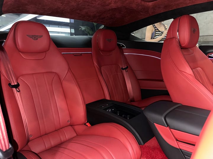 Фото 26 - Bentley Continental GT