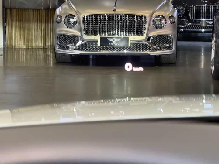 Фото 9 - Bentley Continental GT