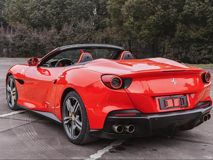 Фото 2 - Ferrari Portofino