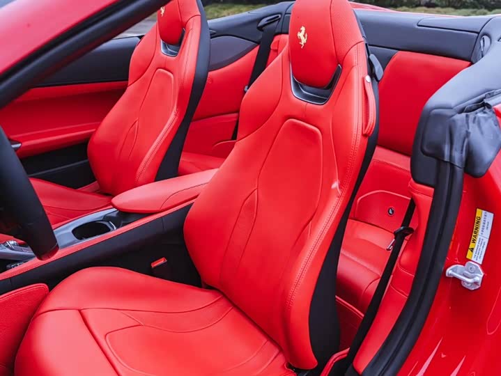 Фото 6 - Ferrari Portofino