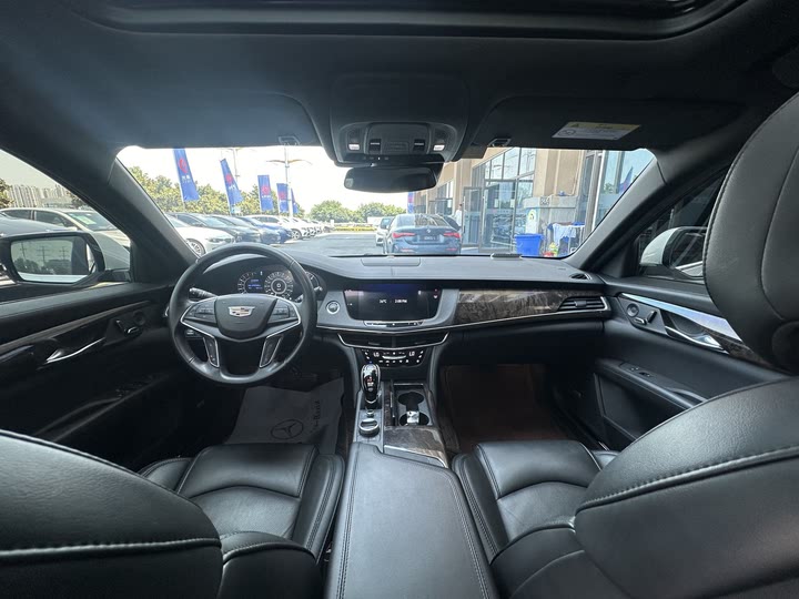 Фото 13 - Cadillac CT6