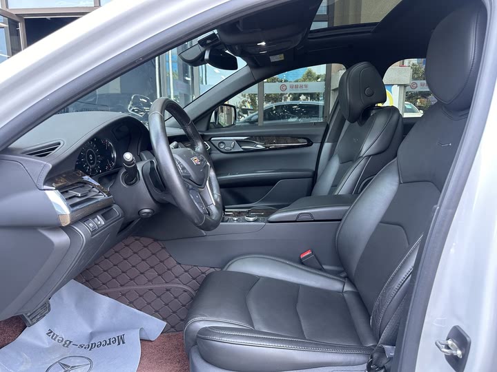 Фото 16 - Cadillac CT6