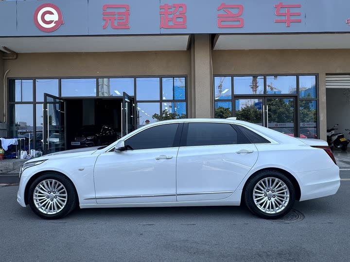 Фото 9 - Cadillac CT6