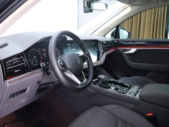 Фото 11 - Volkswagen Touareg