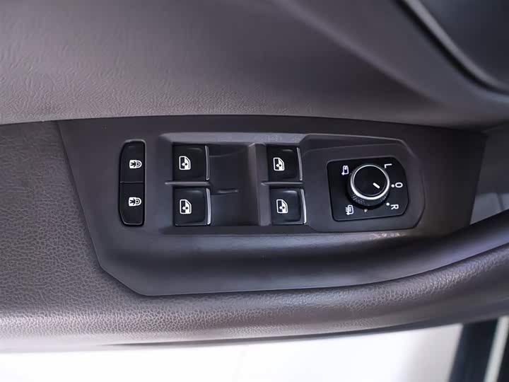 Фото 17 - Volkswagen Touareg