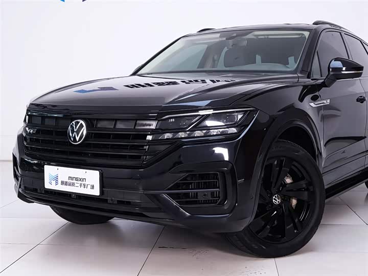 Фото 3 - Volkswagen Touareg