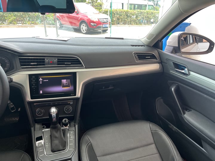 Фото 10 - Volkswagen Lamando L