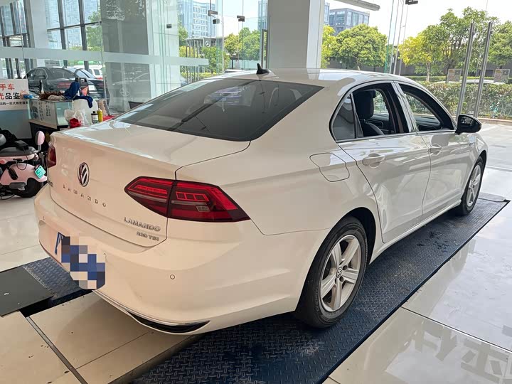 Фото 2 - Volkswagen Lamando L