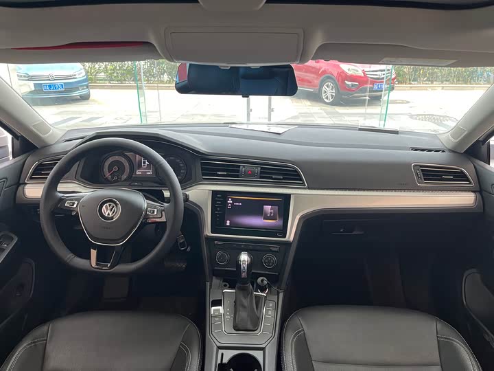 Фото 7 - Volkswagen Lamando L