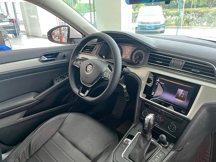 Фото 9 - Volkswagen Lamando L