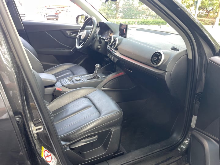 Фото 8 - Audi Q2L