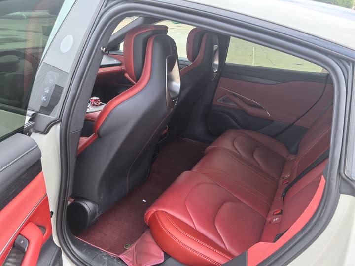 Фото 10 - Xiaomi SU7