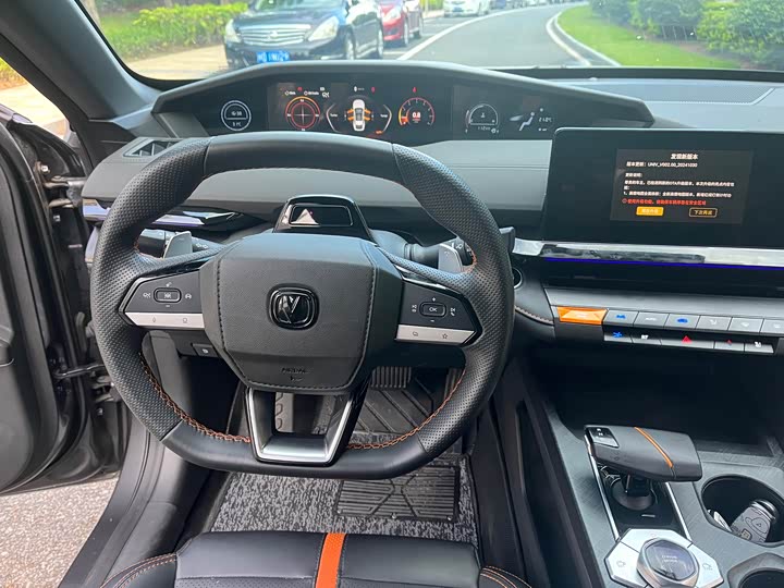 Фото 11 - Changan UNI-V